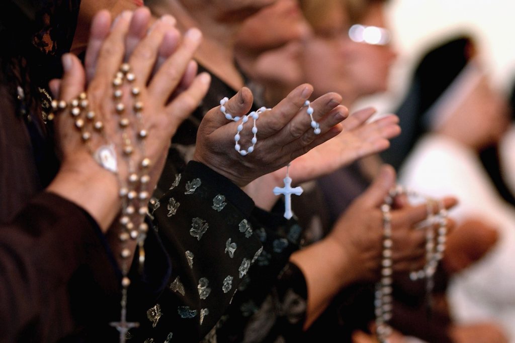 A complete guide to praying with the Rosary