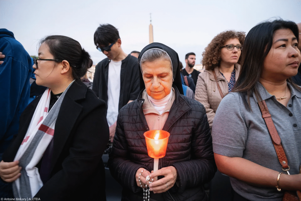 Prayer for the repose of the soul of Pope Francis (Photos) 3 image